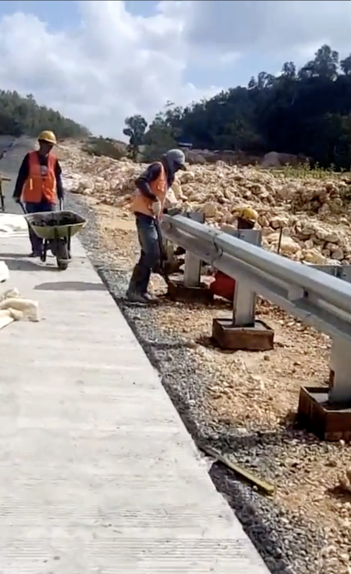 Proyek Guard Rail